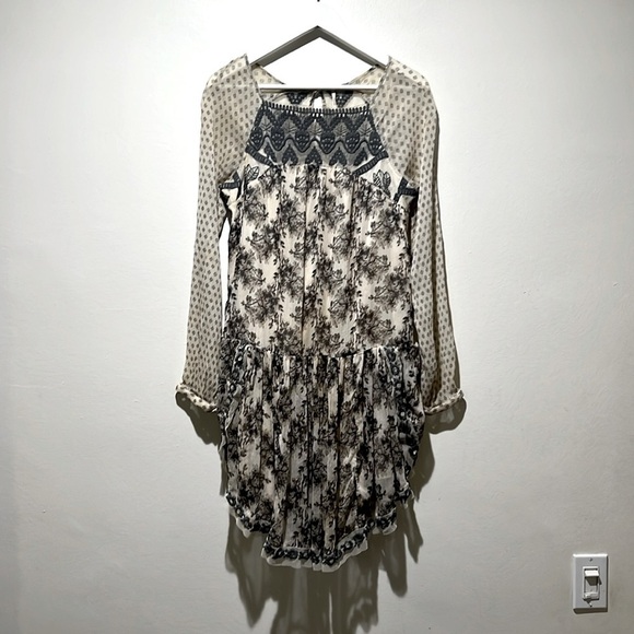 Free People Women's Grey and Silver Elsie
Dress Size XS - Picture 3 of 10